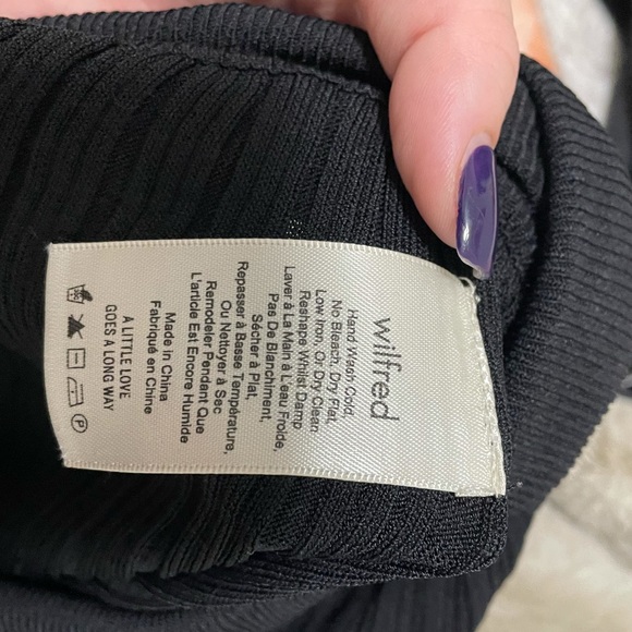 Wilfred black maxi skirt with upper thigh slit - Picture 4 of 4